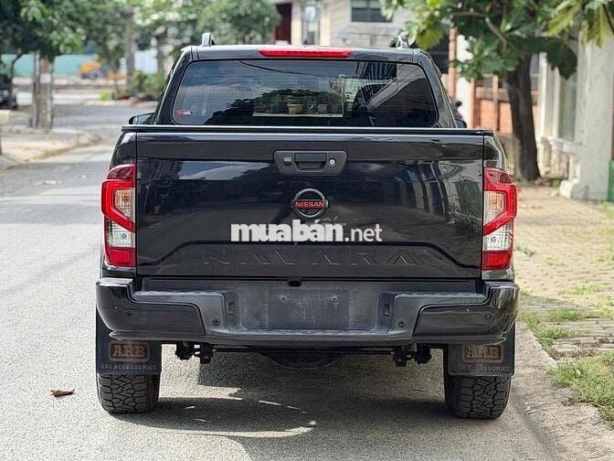 Nissan Navara 2022 4x4 Tự động Đen