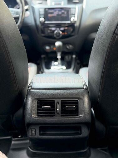 Nissan Navara 2022 4x4 Tự động Đen