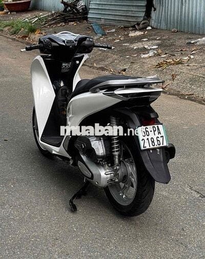 Honda SH 125i ABS 2024 Trắng đen