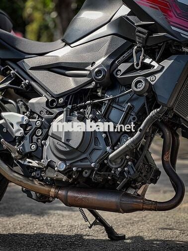 Kawasaki Z400 2022 Đỏ, Đen 3.700km, có giao lưu xe