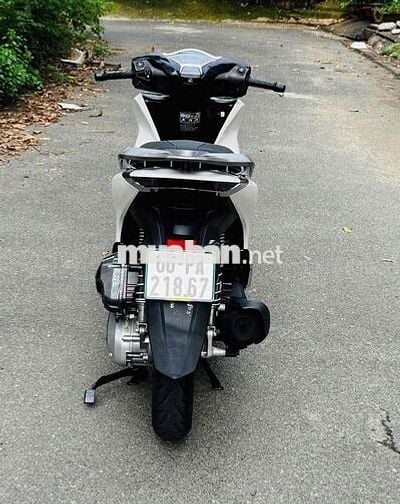 Honda SH 125i ABS 2024 Trắng đen