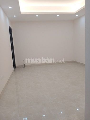 CHO THUÊ VĂN PHÒNG 30M² - THANG MÁY - GẦN HỒ TÂY LẠC LONG QUÂN