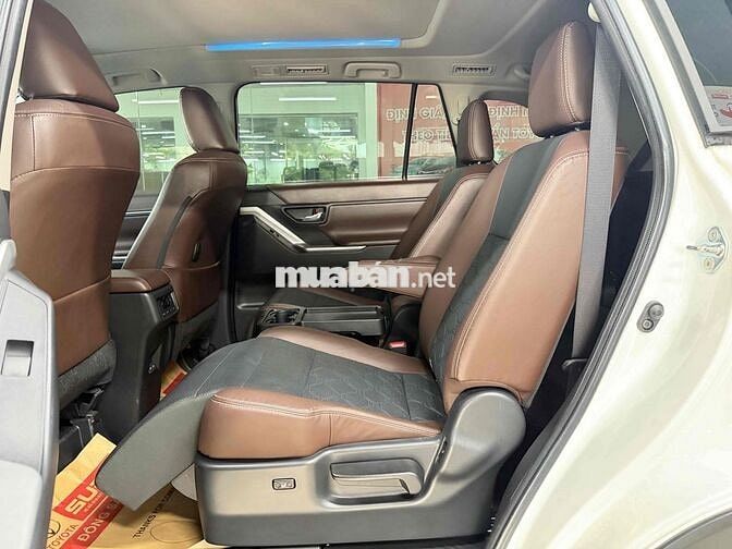 Innova Cross Hybrid 2024-HT Vay 70%-Bao sang tên