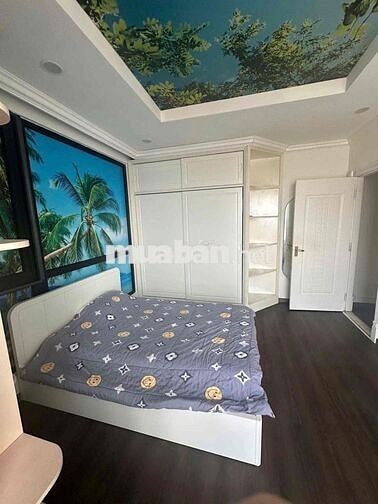 Cho thuê căn hộ sân vườn độc bản Royal CiTy! 156m2