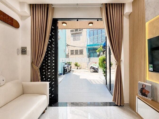 BÁN NHÀ SÁT MẶT TIỀN • LÊ QUANG ĐỊNH - 3 TẦNG • 2PN 3WC • DTSD 41M2