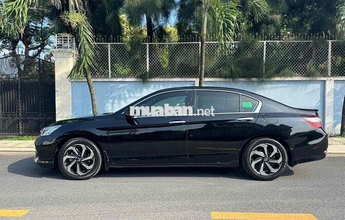 Honda Accord 2018 Tự động Xăng 80.000 km Đen