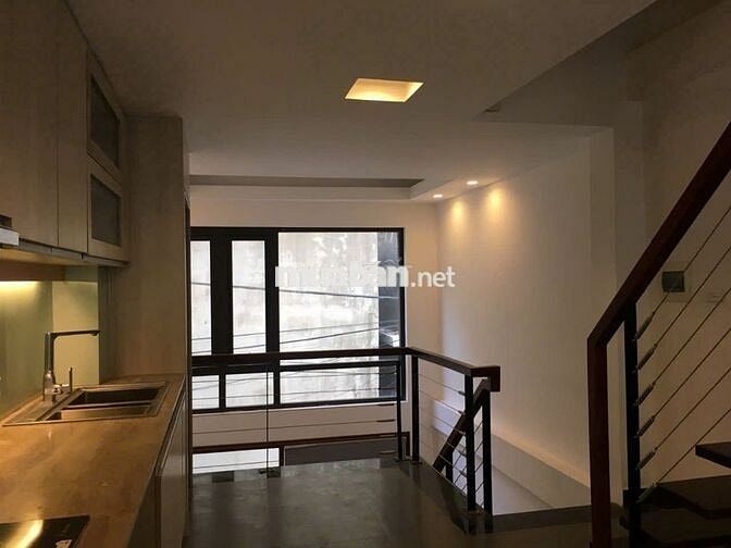 Cho thuê nhà riêng tại Trần Cung. Dt 40m2 x 5 tầng giá 15 triệu/tháng