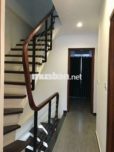 Cho thuê nhà riêng tại Trần Cung. Dt 40m2 x 5 tầng giá 15 triệu/tháng