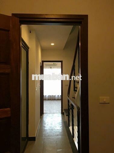 Cho thuê nhà riêng tại Trần Cung. Dt 40m2 x 5 tầng giá 15 triệu/tháng