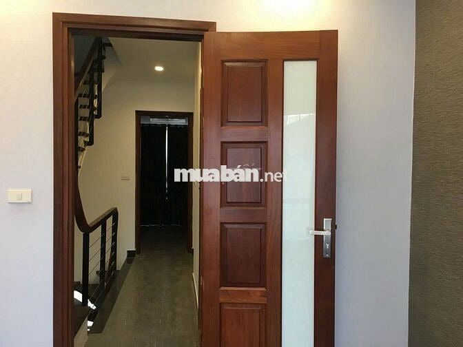 Cho thuê nhà riêng tại Trần Cung. Dt 40m2 x 5 tầng giá 15 triệu/tháng