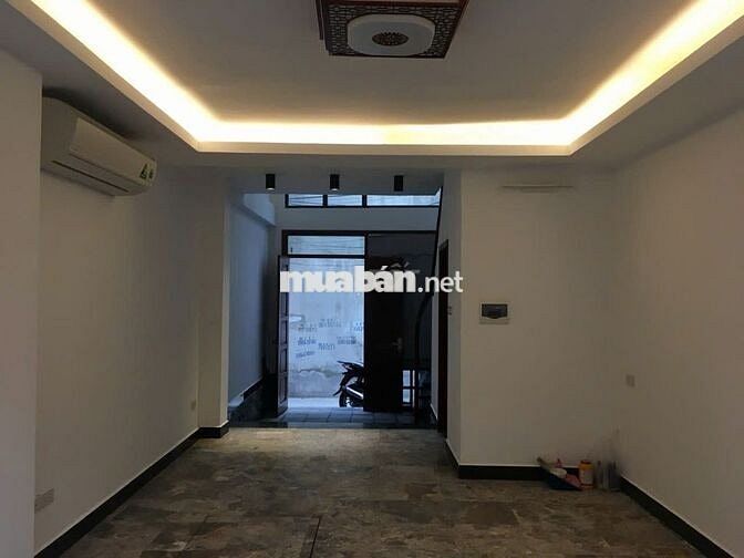 Cho thuê nhà riêng tại Trần Cung. Dt 40m2 x 5 tầng giá 15 triệu/tháng