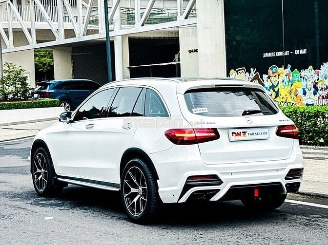 Mercedes-Benz GLC200 SPORT 2019 Option gần 300tr