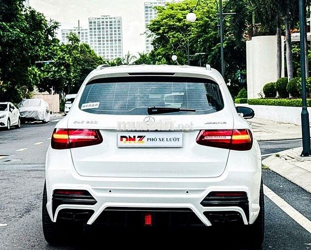 Mercedes-Benz GLC200 SPORT 2019 Option gần 300tr