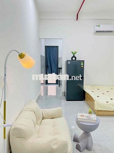Khai Trương Studio Ban Công Tách Bếp Full Nội Thất