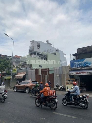 CC bán gấp nhà MT Nguyễn Kiệm, PN - 358m2 đất - nhà c4 - giá chỉ 72T