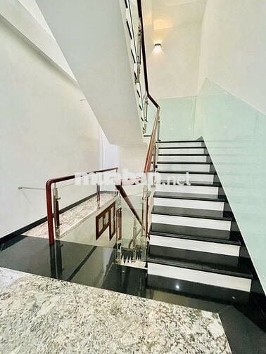 Cho thuê nhà ngang 10m hẻm xe hơi 55B/2 Phan Đăng Lưu, Cầu Kiệu