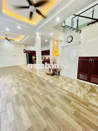 Cho thuê nhà ngang 10m hẻm xe hơi 55B/2 Phan Đăng Lưu, Cầu Kiệu