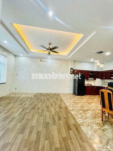 Cho thuê nhà ngang 10m hẻm xe hơi 55B/2 Phan Đăng Lưu, Cầu Kiệu