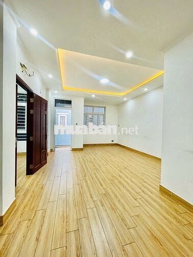 Cho thuê nhà ngang 10m hẻm xe hơi 55B/2 Phan Đăng Lưu, Cầu Kiệu