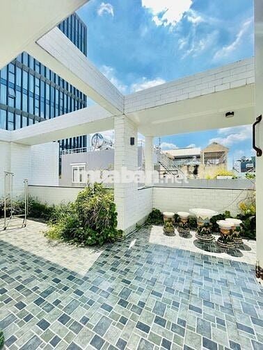 Cho thuê nhà ngang 10m hẻm xe hơi 55B/2 Phan Đăng Lưu, Cầu Kiệu