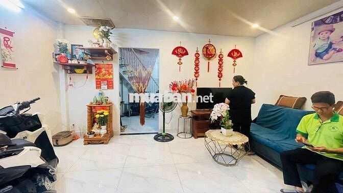 NHÀ QUANG TRUNG HẺM XE HƠI 1 SẸC - NHÀ CÒN RẤT MỚI
