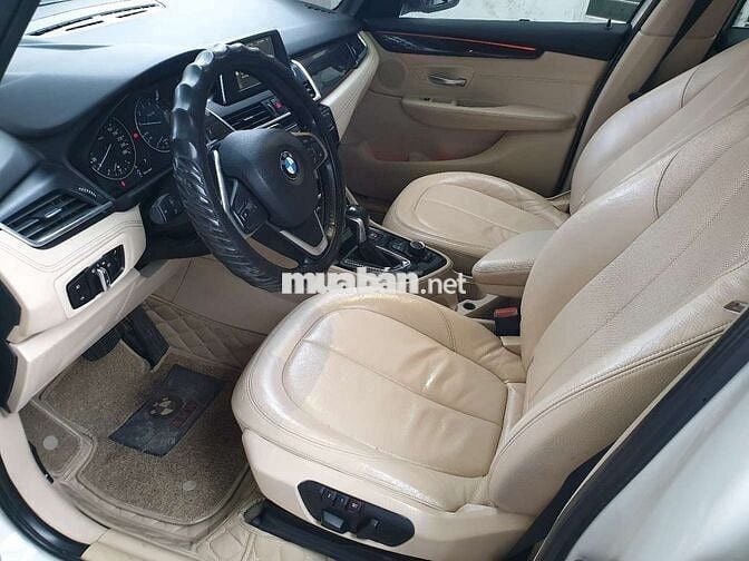 BMW 218i 2015 Trắng 5 chỗ