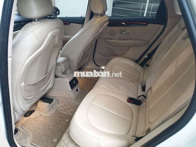 BMW 218i 2015 Trắng 5 chỗ