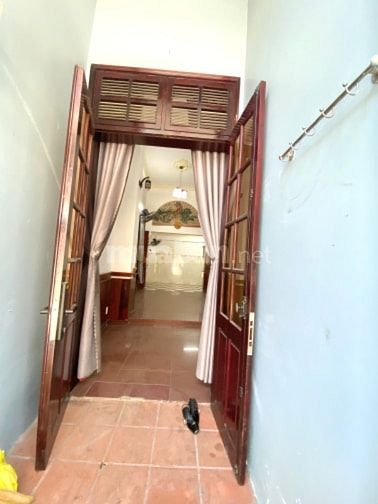 BÁN NHÀ LÔ GÓC KẸP KIỆT- KHAI THÁC DÒNG TIỀN TỐT 
