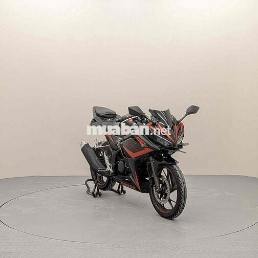 Honda CBR150R 150cc Đen, Đỏ 30.000 km