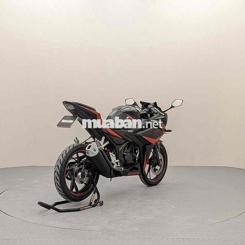 Honda CBR150R 150cc Đen, Đỏ 30.000 km