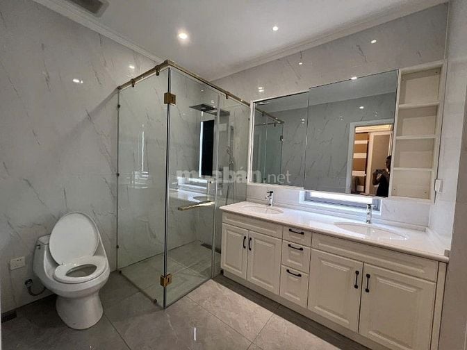 Cho Thuê Nhà Biệt Thự Đường Lâm Quang Ky rộng 25m, Thạnh Mỹ Lợi, Q2