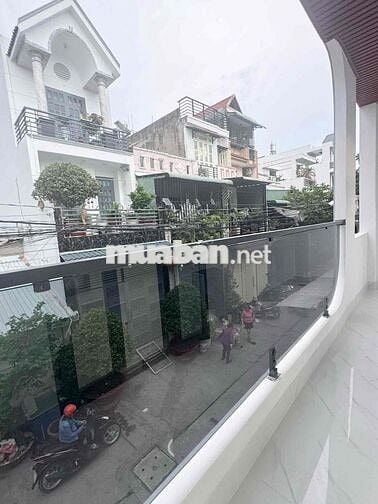 NHÀ ĐẸP 2 TẦNG — GẦN AEON SIÊU THỊ TÂN PHÚ 5.8M x 13.5M Giá Tốt