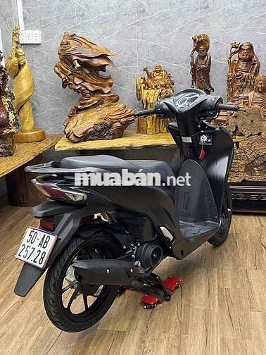 Velia 50cc đời 2025 chính chủ xe như mới. odo 1,9k