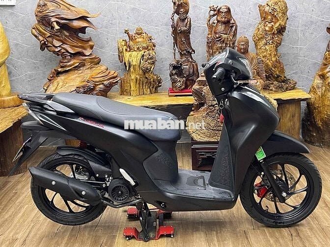 Velia 50cc đời 2025 chính chủ xe như mới. odo 1,9k