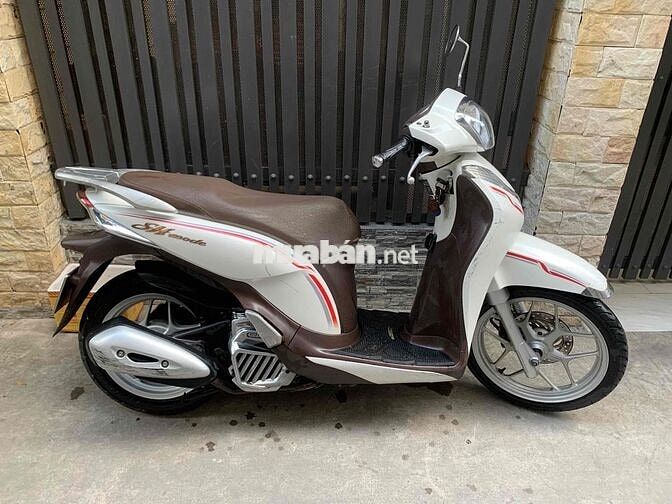 Honda SH Mode Trắng Xăng