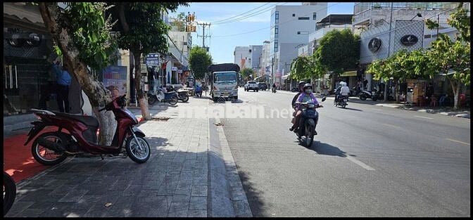 Ngã Tư Thủ Khoa Huân Phan Thiết- Nhà mặt tiền