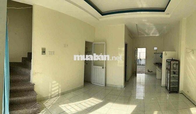 Nhà cho thuê 6tr nguyên căn Hẻm 8met gần mặt tiền dg Lê Văn Lương