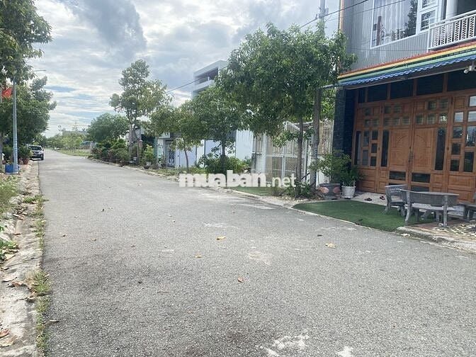 Bán đất gấp 2 tỷ 650tr gần chợ mới long hải,  cách biển hơn 2km