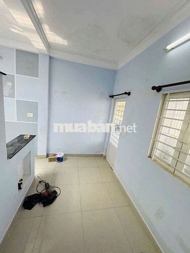 CHO THUÊ NAHF HẺM XE HƠI THÔNG 4PN 5WC LÊ VĂN THỌ P9 GÒ VẤP