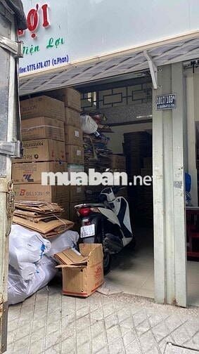 Công nhân bốc dỡ hàng khu vực tân bình, hcm