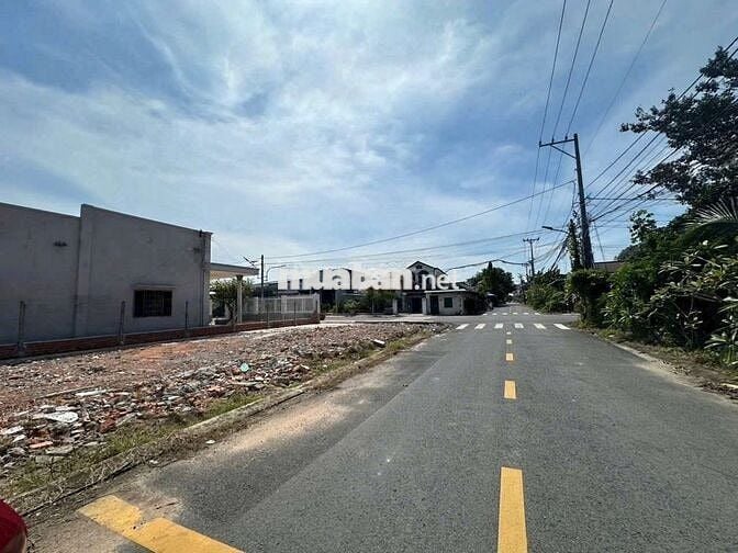 chú 2 cần ra đi gấp lô đất 200m2 giá cực rẻ 1/ quốc lộ 22