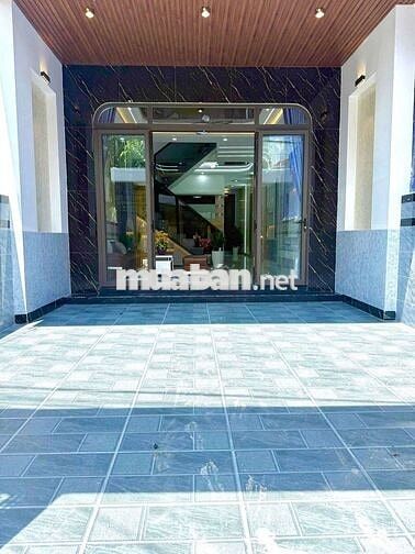 Nhà phố 2 lầu trệt kế Trần Hưng Đạo, chợ Dĩ An một, Bình Dương. TP HCM
