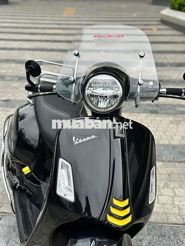 Vespa GTS HPE Super Tech 300