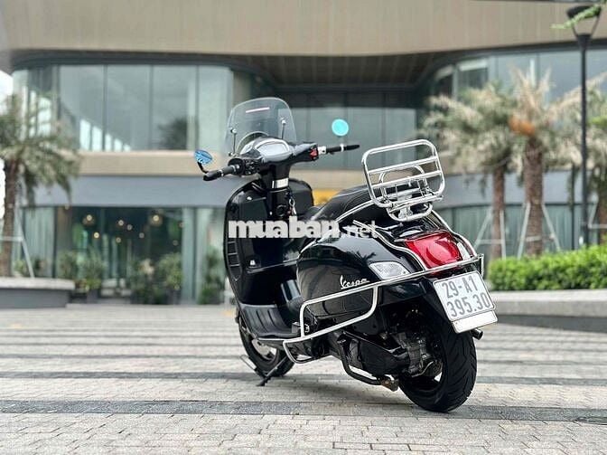 Vespa GTS HPE Super Tech 300