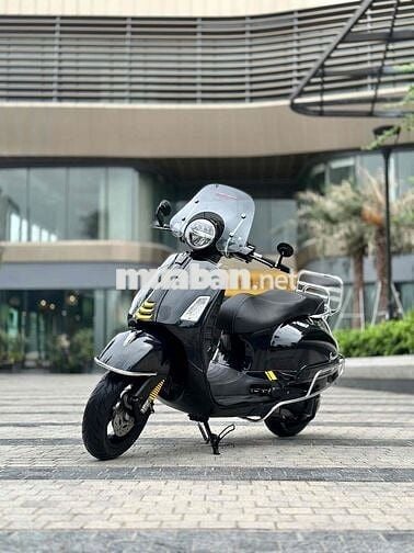 Vespa GTS HPE Super Tech 300