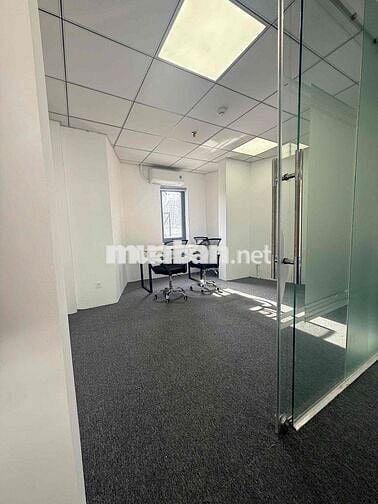 Văn phòng Đào Duy Anh, 95m2, full nội thất, ngăn sẵn phòng họp