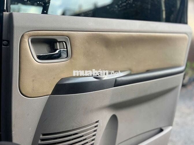 Mitsubishi Grandis 2005