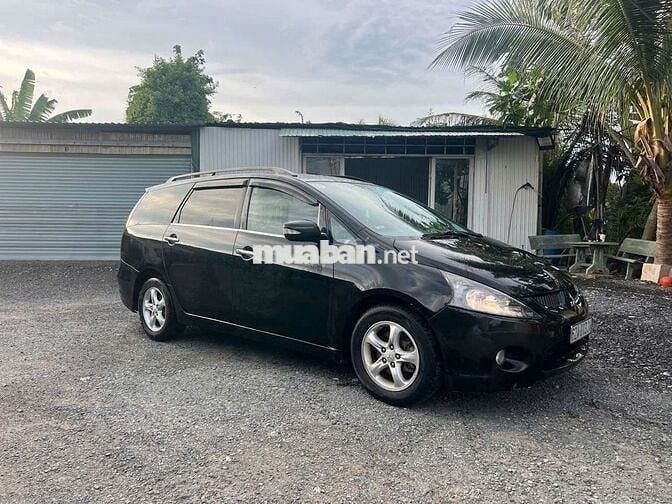Mitsubishi Grandis 2005