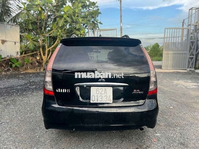 Mitsubishi Grandis 2005