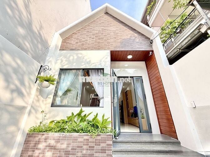 NHÀ  CÓ SÂN VƯỜN 2 PHÒNG  GIÁ 20 TRIỆU/THÁNG KHU PHƯỚC LONG